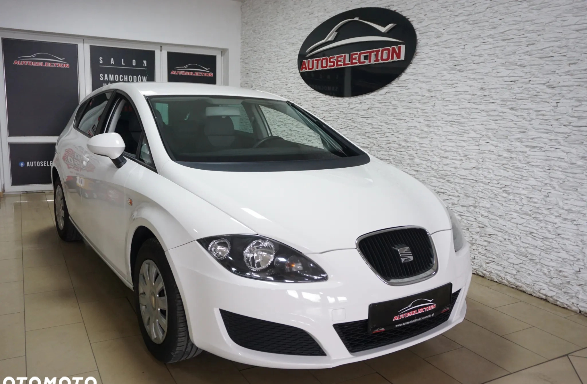 Seat Leon cena 23900 przebieg: 101800, rok produkcji 2010 z Piaseczno małe 704